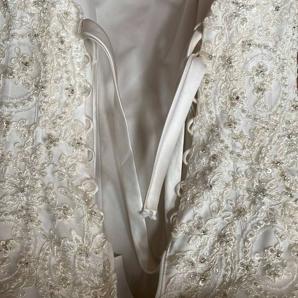 NWT! Wedding / quinceanera dress, strapless, beading - Picture 8 of 9